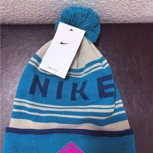 Nike Beanie NWT Running Trail Striped (removable) Pom-Pom Beanie Unisex